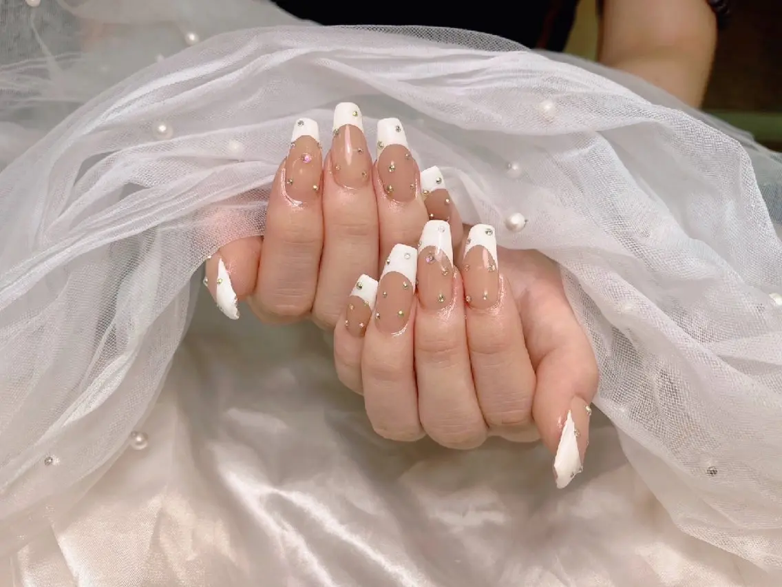 セミロング ハンドネイル che'ri nailのネイルデザイン