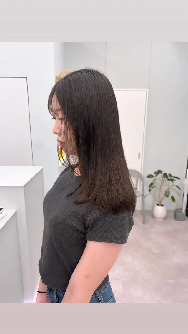 セミロング カット 縮毛矯正 トリートメント 名駅🦢大人艶カラー 🪽カミヤアカネのヘアスタイル