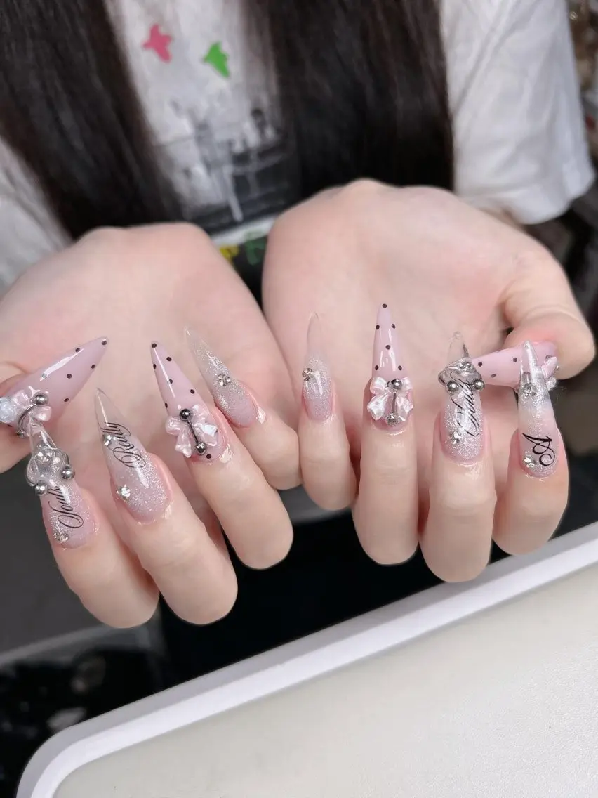 ネイル ハンドネイル Swan Nail Salonのネイルデザイン