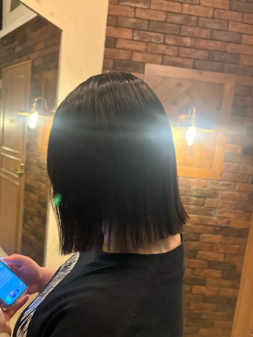 ミディアム カット 縮毛矯正 アベ ミスズのヘアスタイル