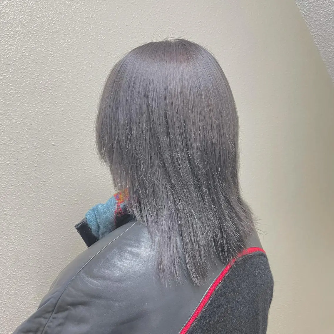 ミディアム カラー パーマ ヘアアレンジ メンズ キッズ ネイル マツエク・マツパ メンズブリーチ メンズハイライト メンズインナーカラー メンズ韓国風 アディクシーカラー ヘアカラー トリートメント ヘアセット 切りっぱなしヘアボブ ミディアムヘアRYOのヘアスタイル