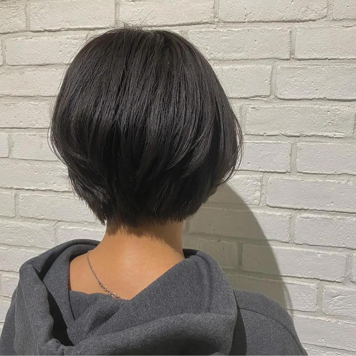 ショート カラー アッシュ 透明感カラー 🪻花屋併設🪻秀島 有紀のヘアスタイル