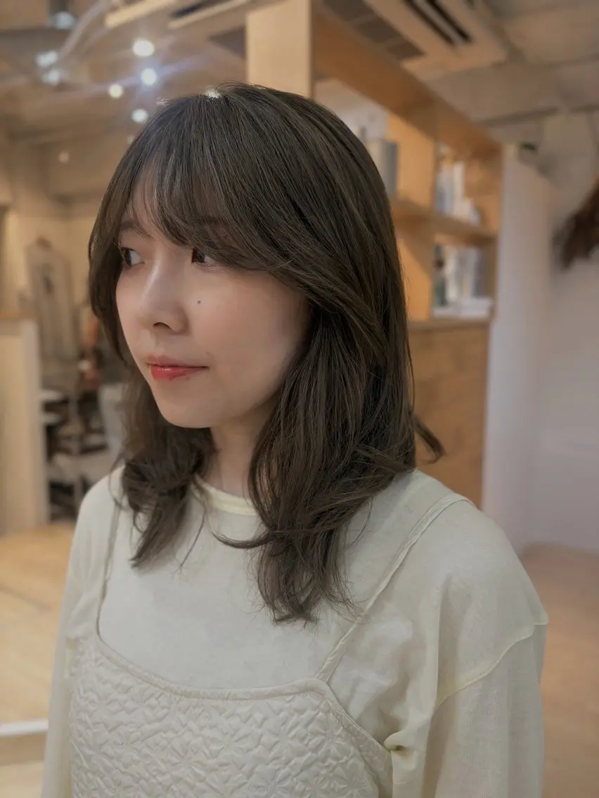 ミディアム カラー ミディアムレイヤー ブラウンカラー レイヤーカット カット ヘアカラー cana 札幌レイヤースタイルのヘアスタイル