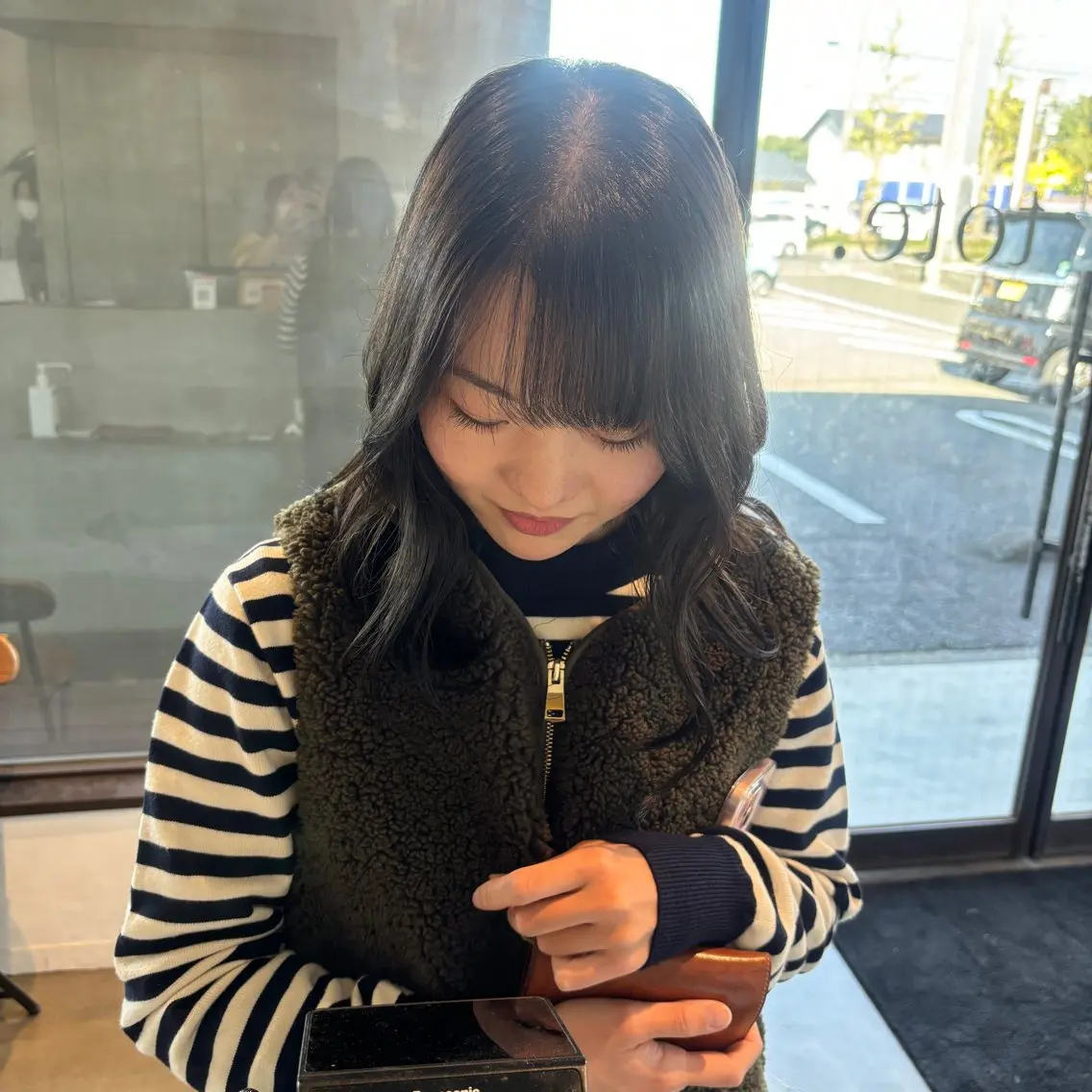 セミロング カラー グレージュ オリーブグレージュ オリーブグレー ヘアカラー トリートメント 小木曽 里華のヘアスタイル
