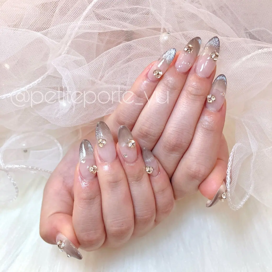 ネイル アートネイル 長さ出し フレンチネイル キラキラネイル 持ち込み ハンドネイル petite porteのネイルデザイン
