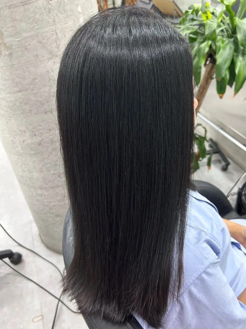 セミロング 髪質改善 縮毛矯正 縮毛矯正 Aoba 🫧艶ハイトーン🫧のヘアスタイル
