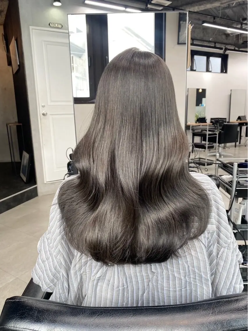 カラー 松岡 沙弥のヘアスタイル