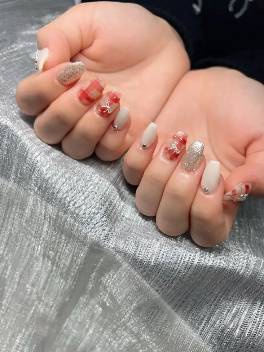 ネイル オーロラネイル チークネイル 長さ出し フットネイル フレンチネイル ハンドネイル Lee Nailsのネイルデザイン