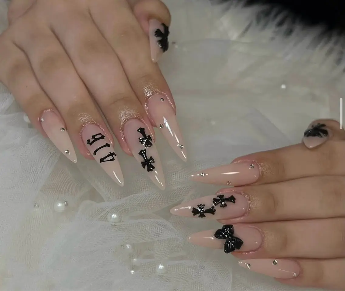 ネイル チークネイル 長さ出し フラッシュネイル フレンチネイル グラデーション ハンドネイル Lenie Nail Salonのネイルデザイン