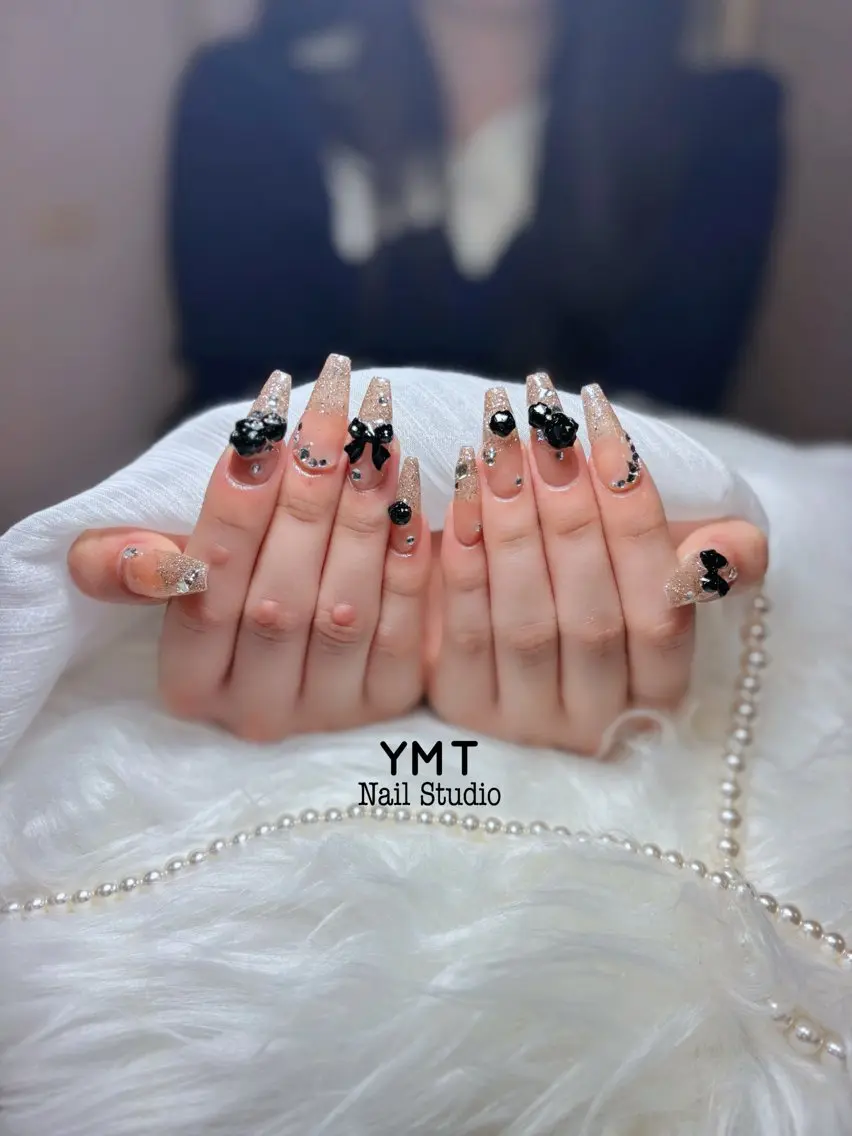 ネイル 長さ出し フットネイル ジェルネイル 韓国ネイル マグネットネイル ハンドネイル YMT NailStudioのネイルデザイン
