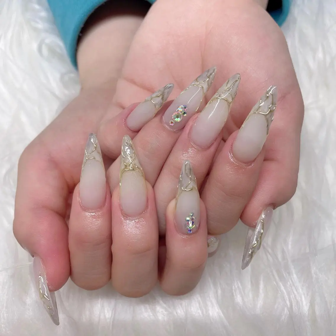 ロング ネイル Y. Sのネイルデザイン