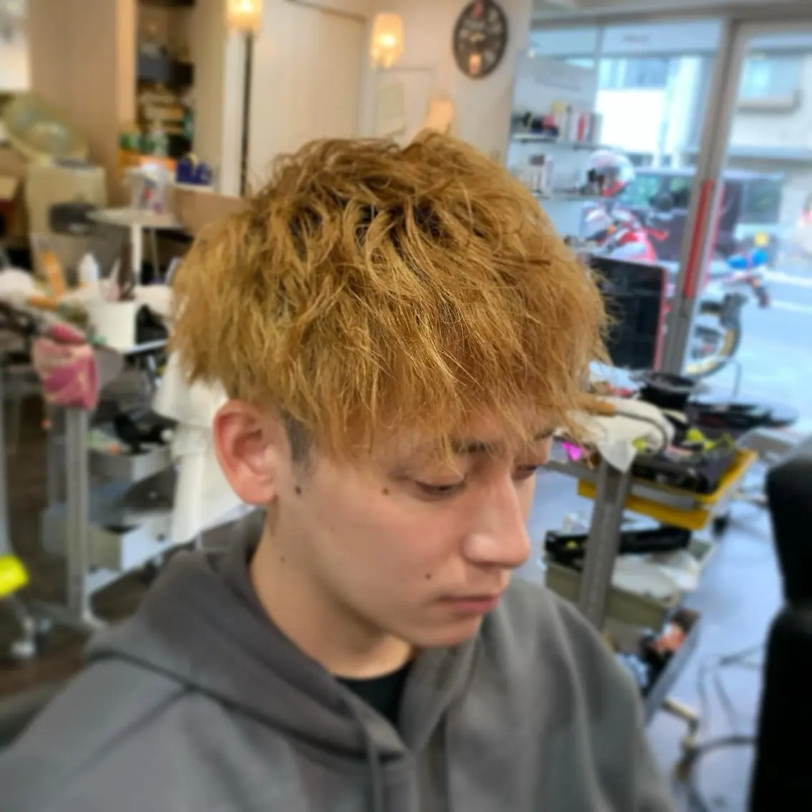 ショート パーマ メンズ マッシュ ツーブロック カット パーマ トリートメント 西尾 太郎のヘアスタイル