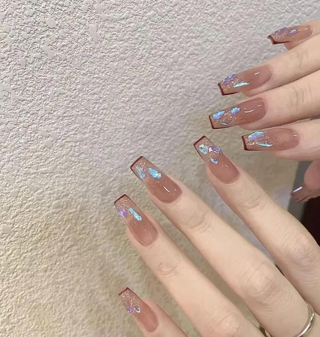 ネイル アートネイル 長さ出し ネイルチップ Queens ciciのネイルデザイン