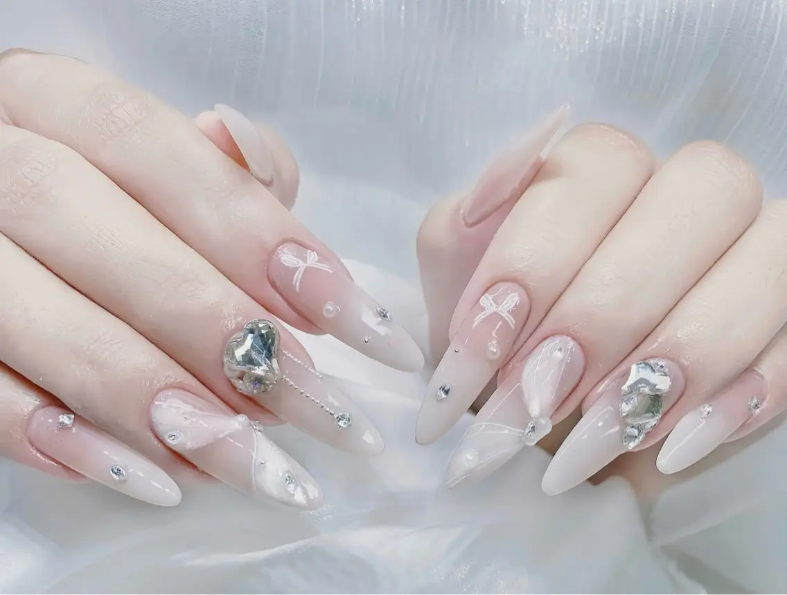 ネイル 長さ出し フレンチネイル ジェルネイル ガラスフレンチ 韓国ネイル Minette nailHuongのネイルデザイン
