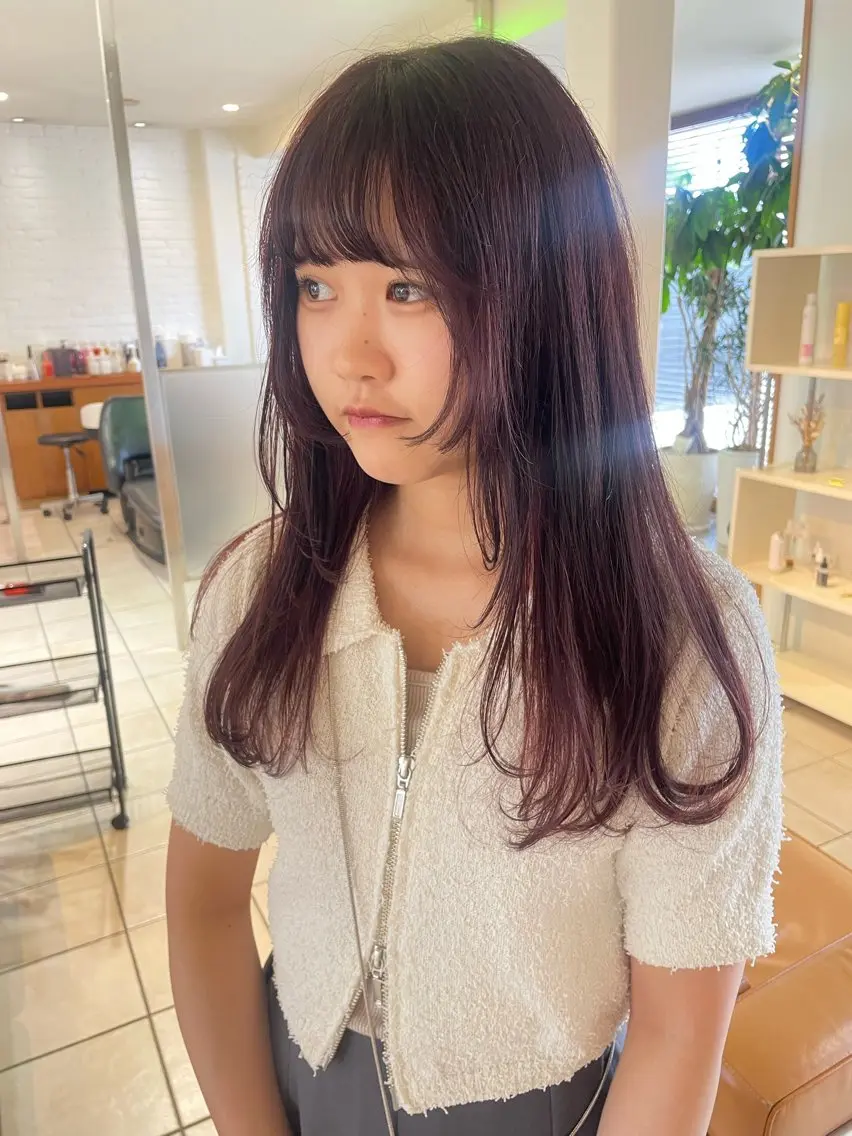 ロング 顔まわりレイヤー 顔周りカット レイヤーカット 🌟デザインカラー 🌟コノミ🌟のヘアスタイル
