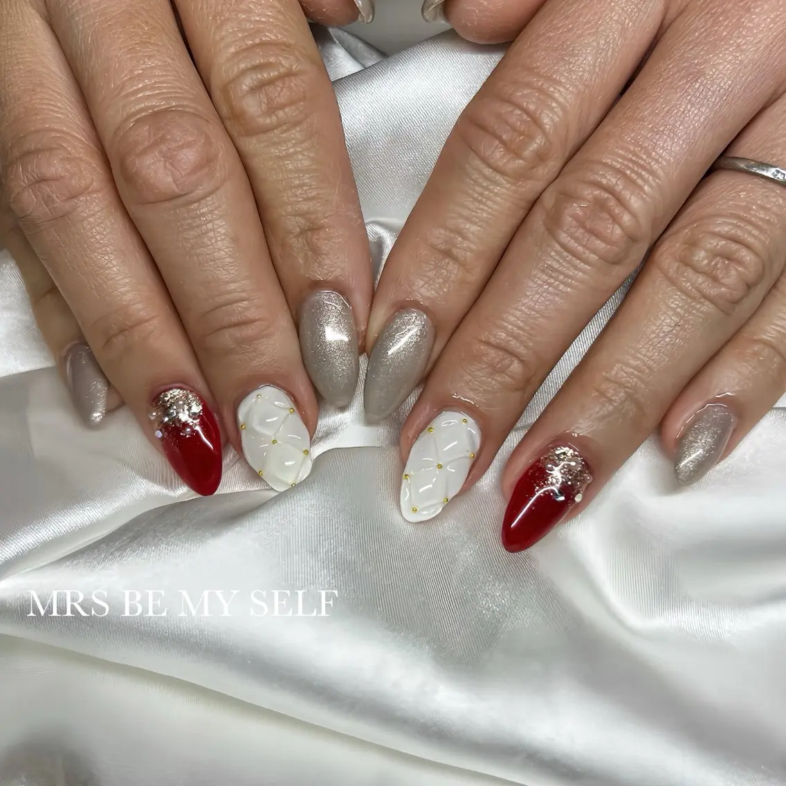 ネイル 持ち込み 赤色 冬ネイル MRS/ miyu🎀のネイルデザイン