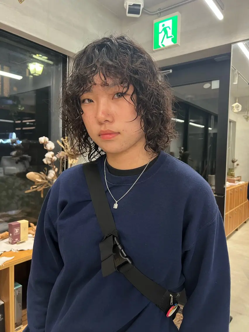 ミディアム パーマ カット パーマ サカモト ナオミのヘアスタイル