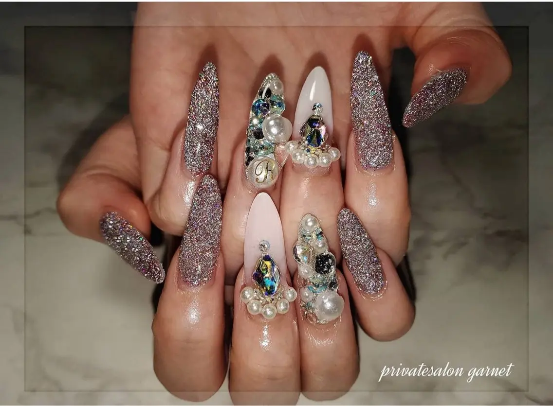 ネイル キラキラネイル Garnet nailのネイルデザイン