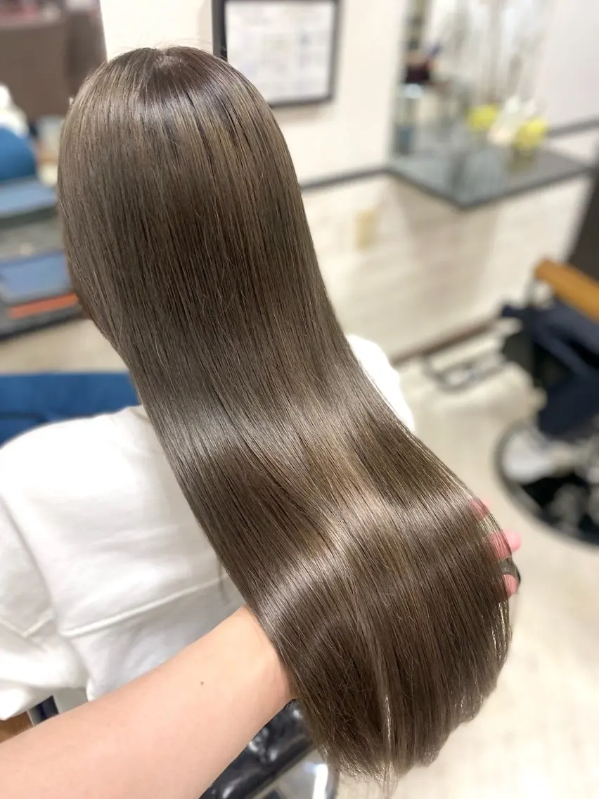 ロング カラー 白髪ボカシカラー /骨格に合わせカットのヘアスタイル