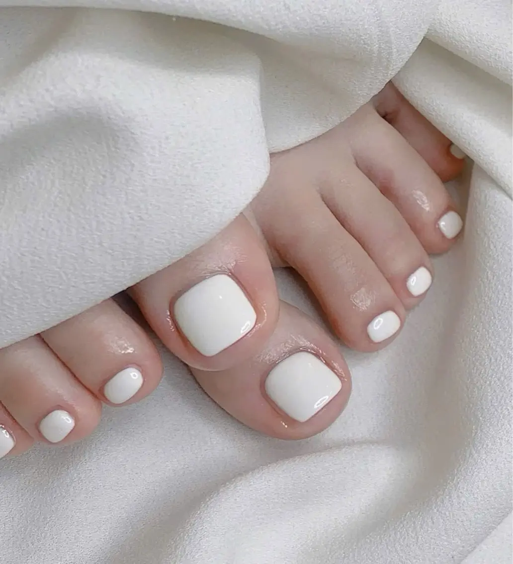ネイル フラッシュネイル フレンチネイル グラデーション キラキラネイル 韓国ネイル フットネイル Hy nailsのネイルデザイン