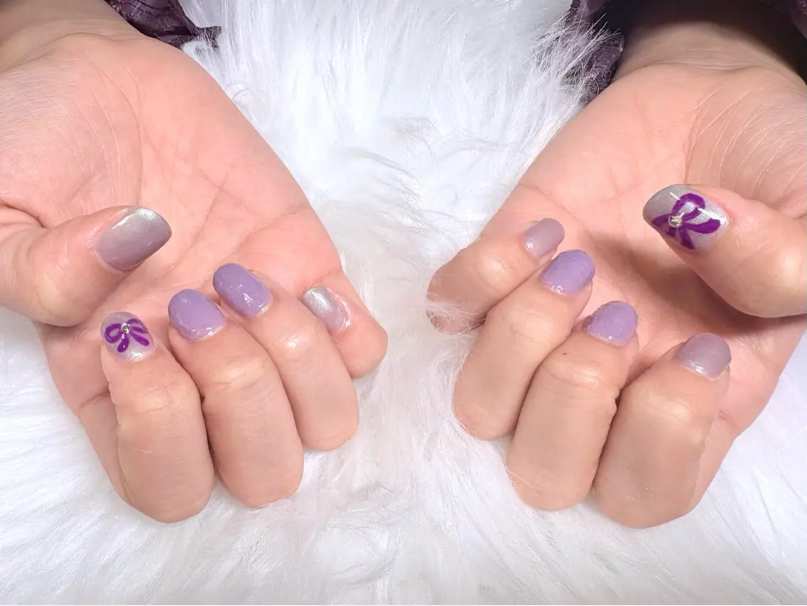 ネイル アートネイル リボン ストーンネイル ハンドネイル Nailsalon Dahliaのネイルデザイン