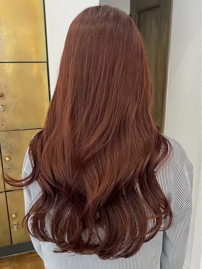 ロング カラー 森 彩夏のヘアスタイル