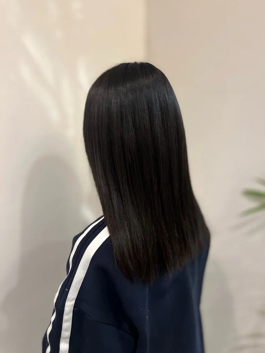 【ダメージを抑えて、うるツヤに仕上げる縮毛矯正】👩🏻＋栄養付きの写真