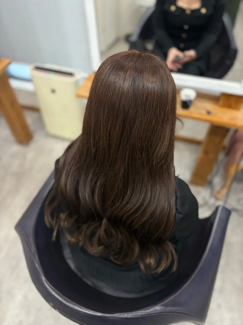 ロング チョコレートブラウン カット ヘアカラー トリートメント 大阪梅田/ CHISAKI🎀のヘアスタイル