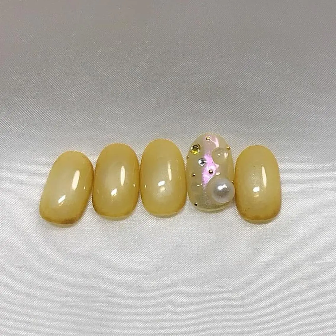 ネイル グラデーション ミラーネイル ストーンネイル ハンドネイル ハンドケア lylynail YUUKAのネイルデザイン