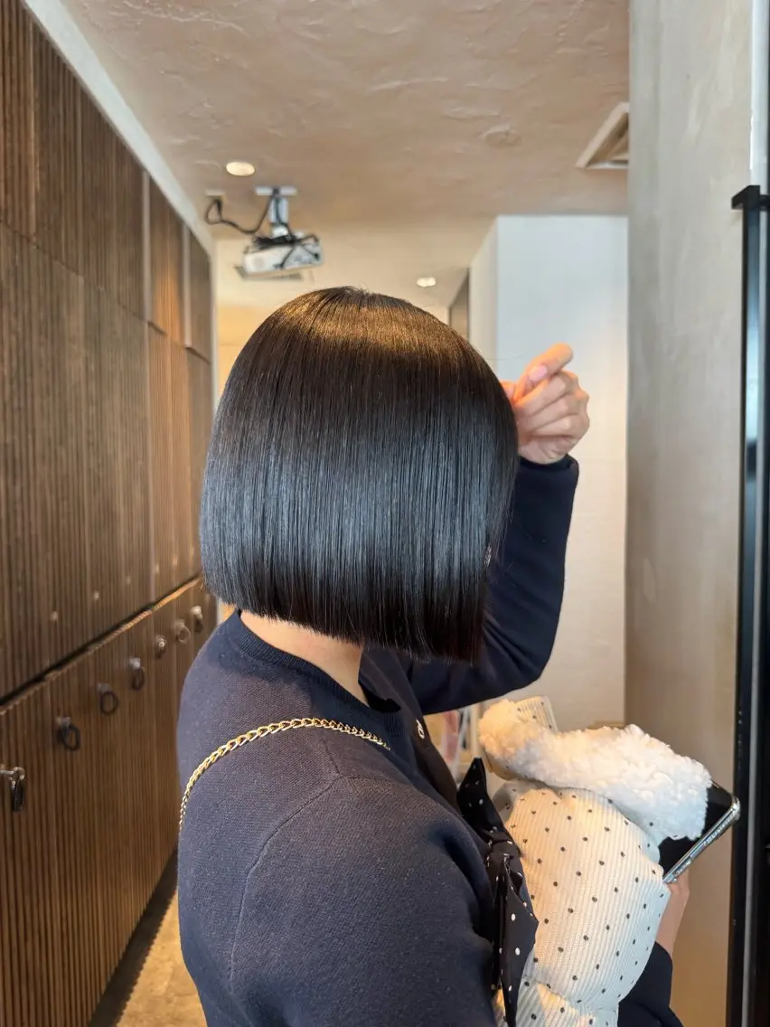 ショート カラー カット 縮毛矯正 渋谷/切りっぱなし レイヤー/ブリーチのヘアスタイル