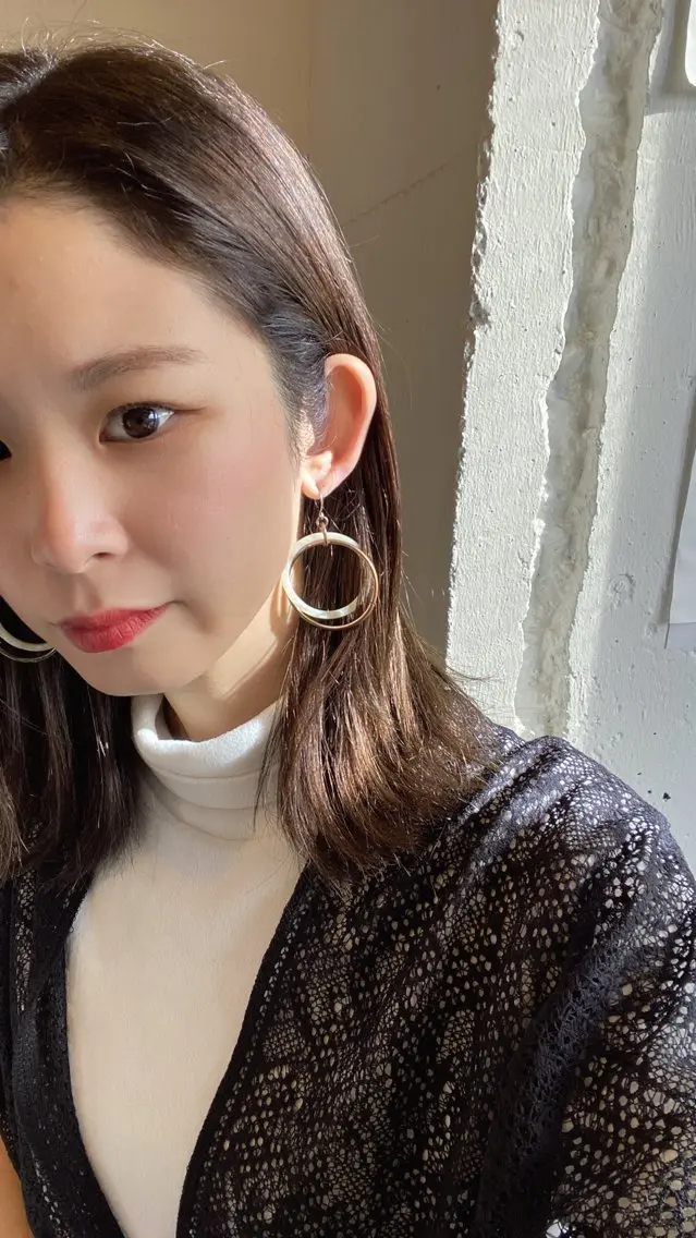 ミディアム カラー ベージュカラー シミズ アスカのヘアスタイル