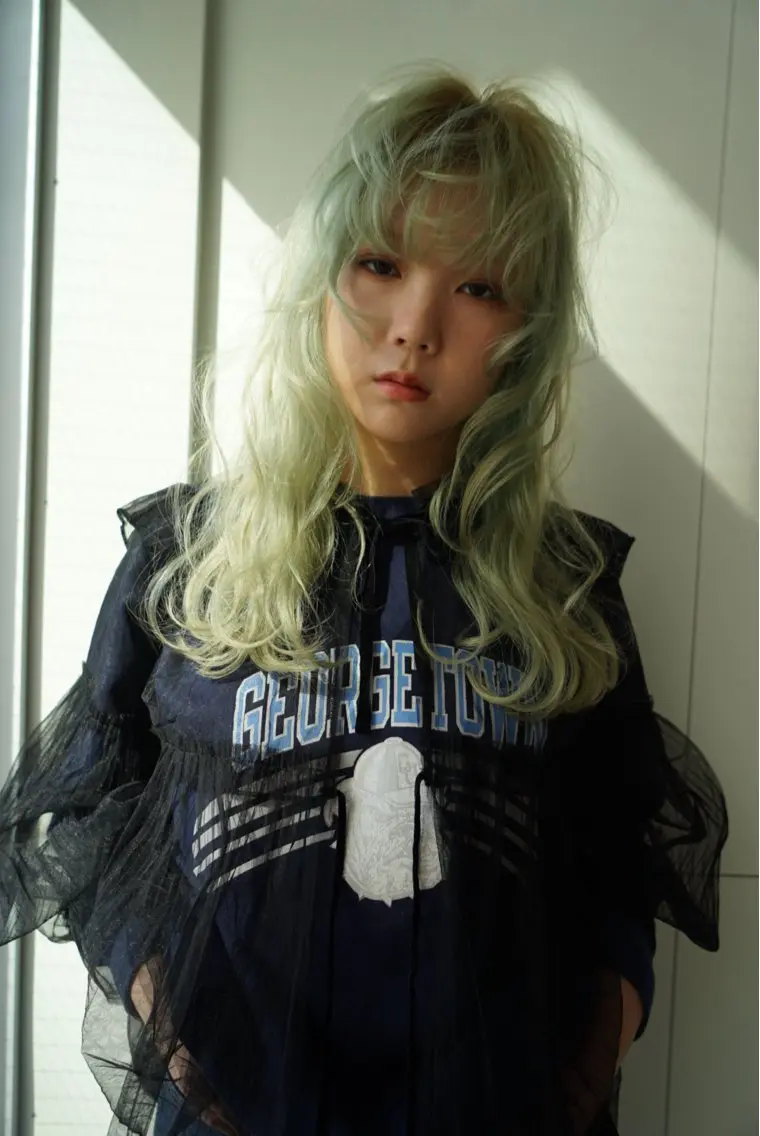 セミロング カラー ブルーカラー 縮毛矯正特化型美容師 名古屋LORENハダのヘアスタイル