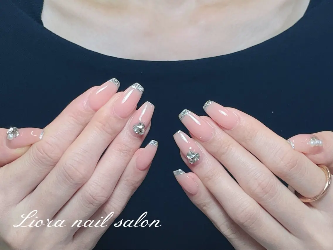 ネイル チークネイル フットネイル フレンチネイル ジェルネイル ガーリー ハンドネイル Liora nailのネイルデザイン