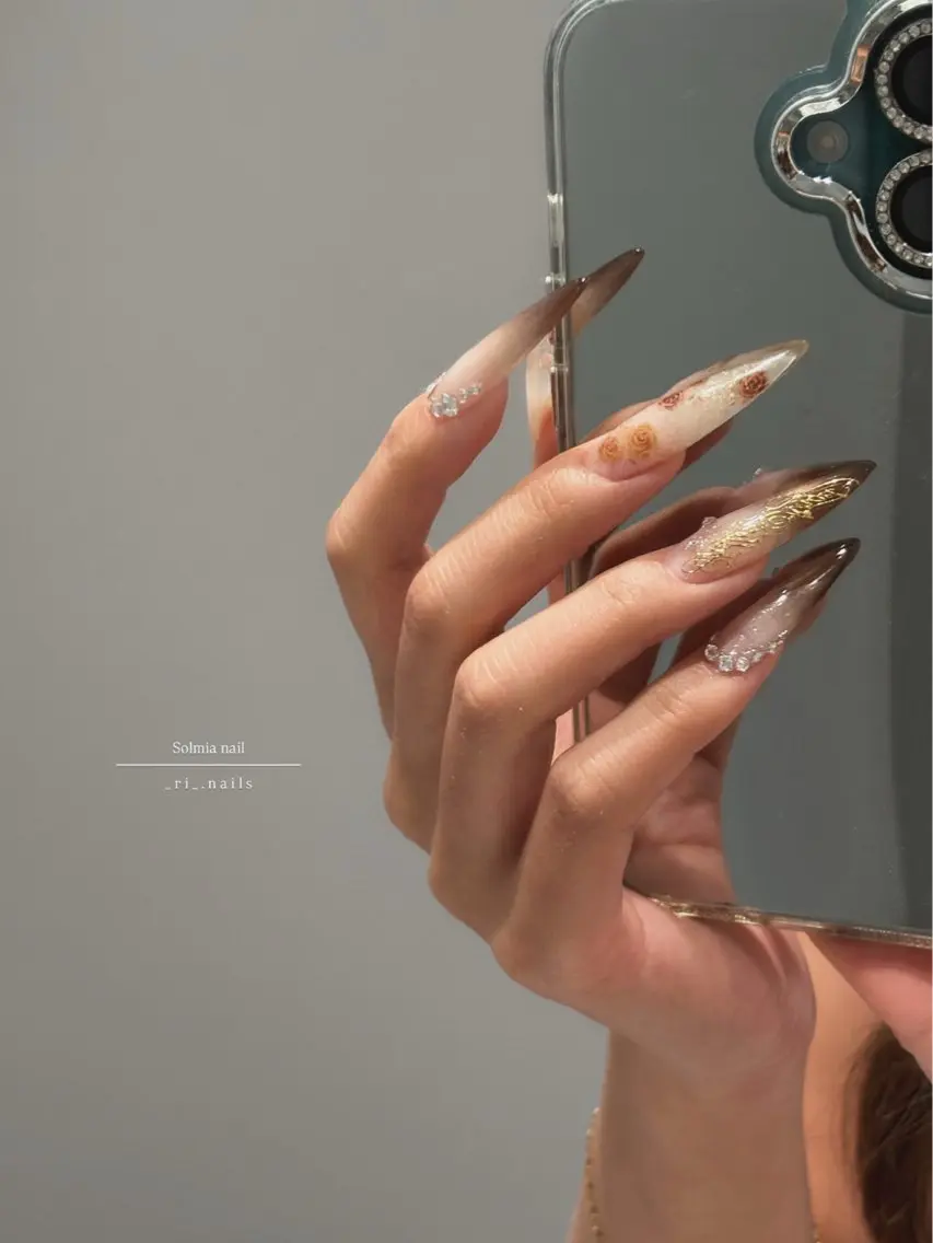 ネイル ハンドネイル . Linaのネイルデザイン