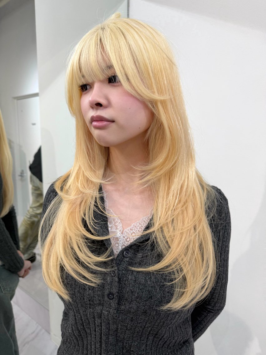 ロング カラー ベージュカラー ブリーチ ケアブリーチ デザインカラー ダブルカラー ヘアカラー トリートメント TATSUハイトーン ミルクティーベージュのヘアスタイル