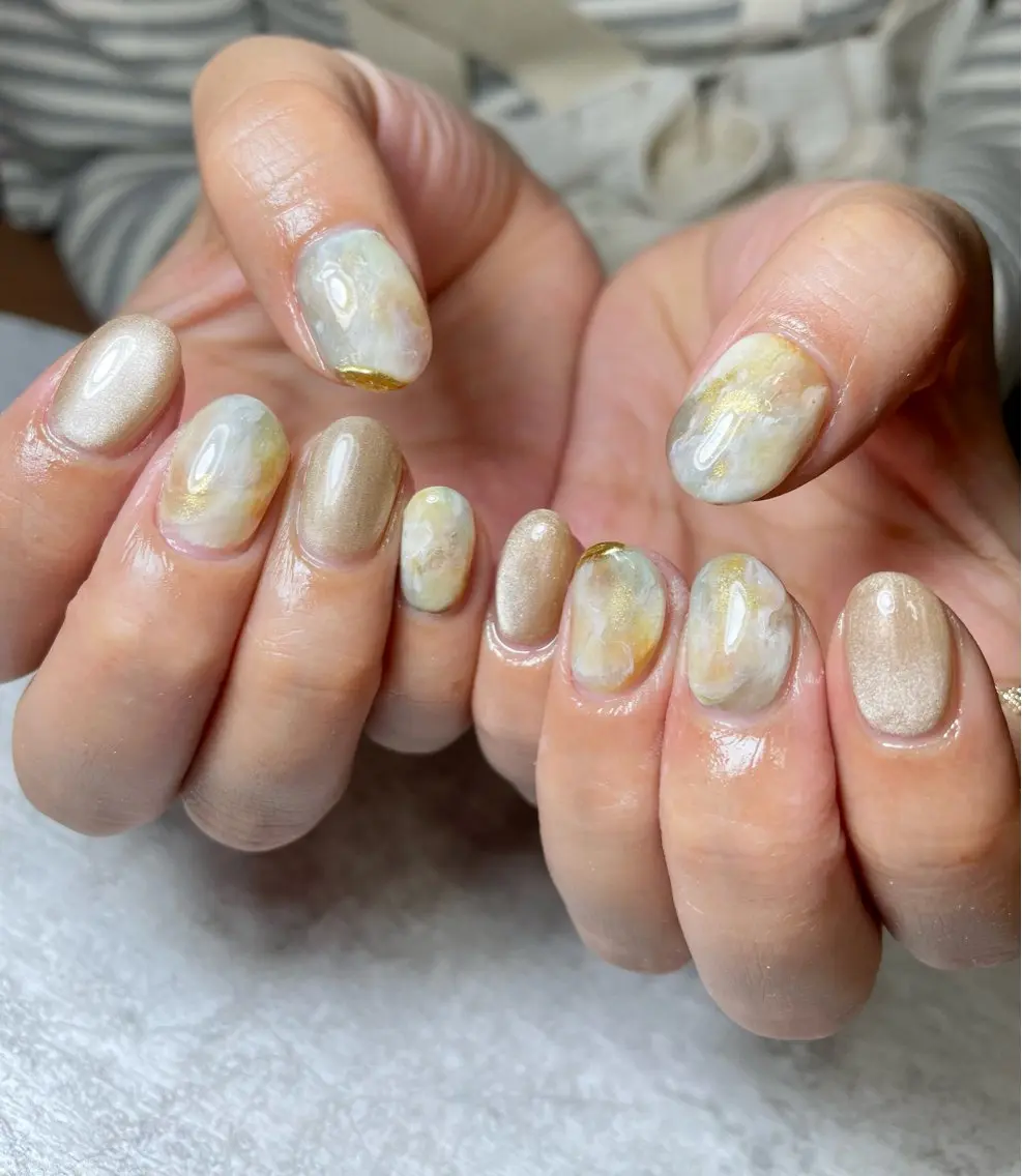 ネイル マグネットネイル 持ち込み ニュアンスネイル nana .のネイルデザイン