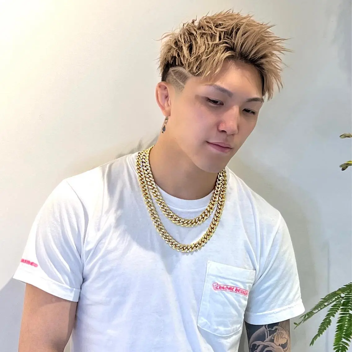 カラー メンズ フェードカット スキンフェード カット ヘアカラー トリートメント メンズ専門 井藤 雅也のヘアスタイル