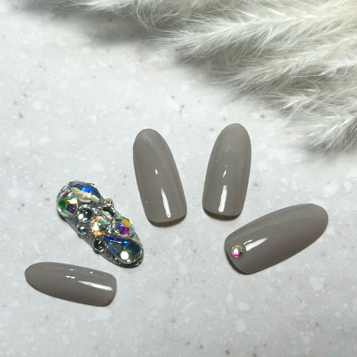 ネイル オーロラネイル カジュアル クリアネイル ストーンネイル _amica nail_のネイルデザイン