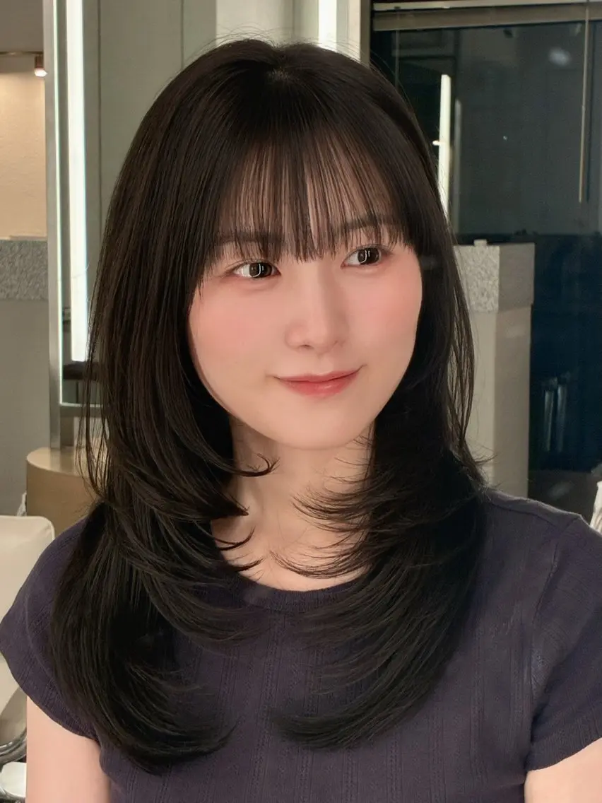 ミディアム カット ヘアカラー 安達 祥生のヘアスタイル