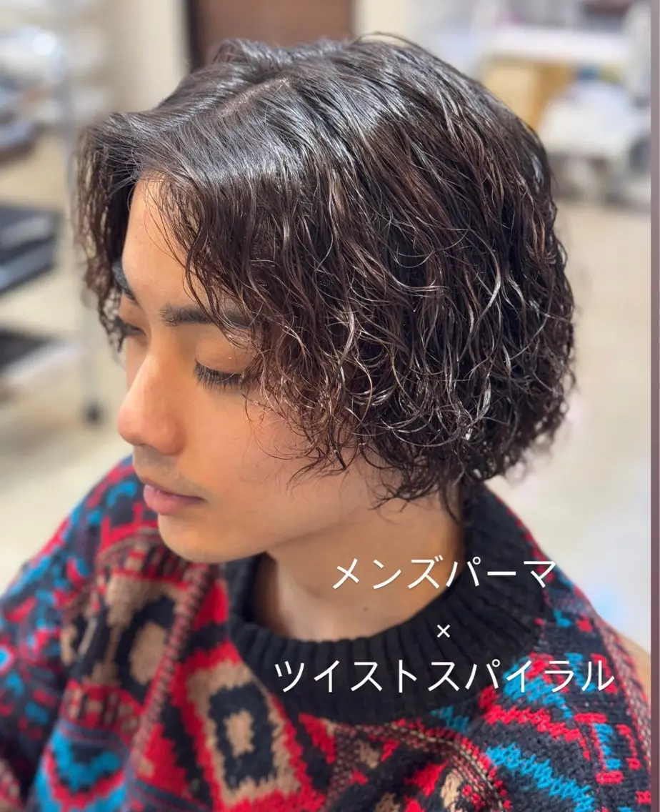 ミディアム カラー パーマ メンズ ミディアムパーマ メンズパーマ カット パーマ トリートメント 小林 光紗のヘアスタイル