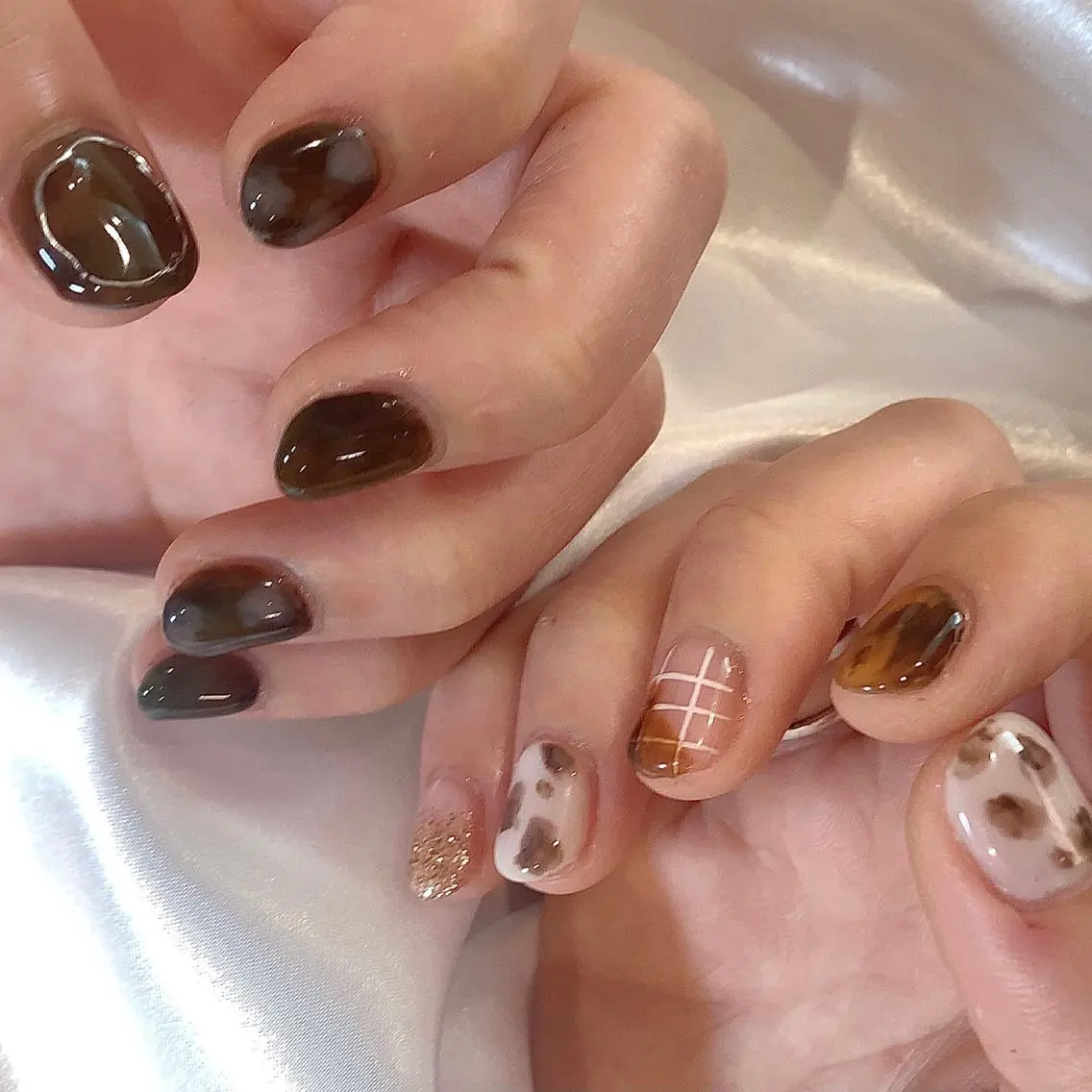 ネイル フレンチネイル ジェルネイル ガラスフレンチ マグネットネイル ミラーネイル ハンドネイル キャッツアイ東京 西荻窪店のネイルデザイン