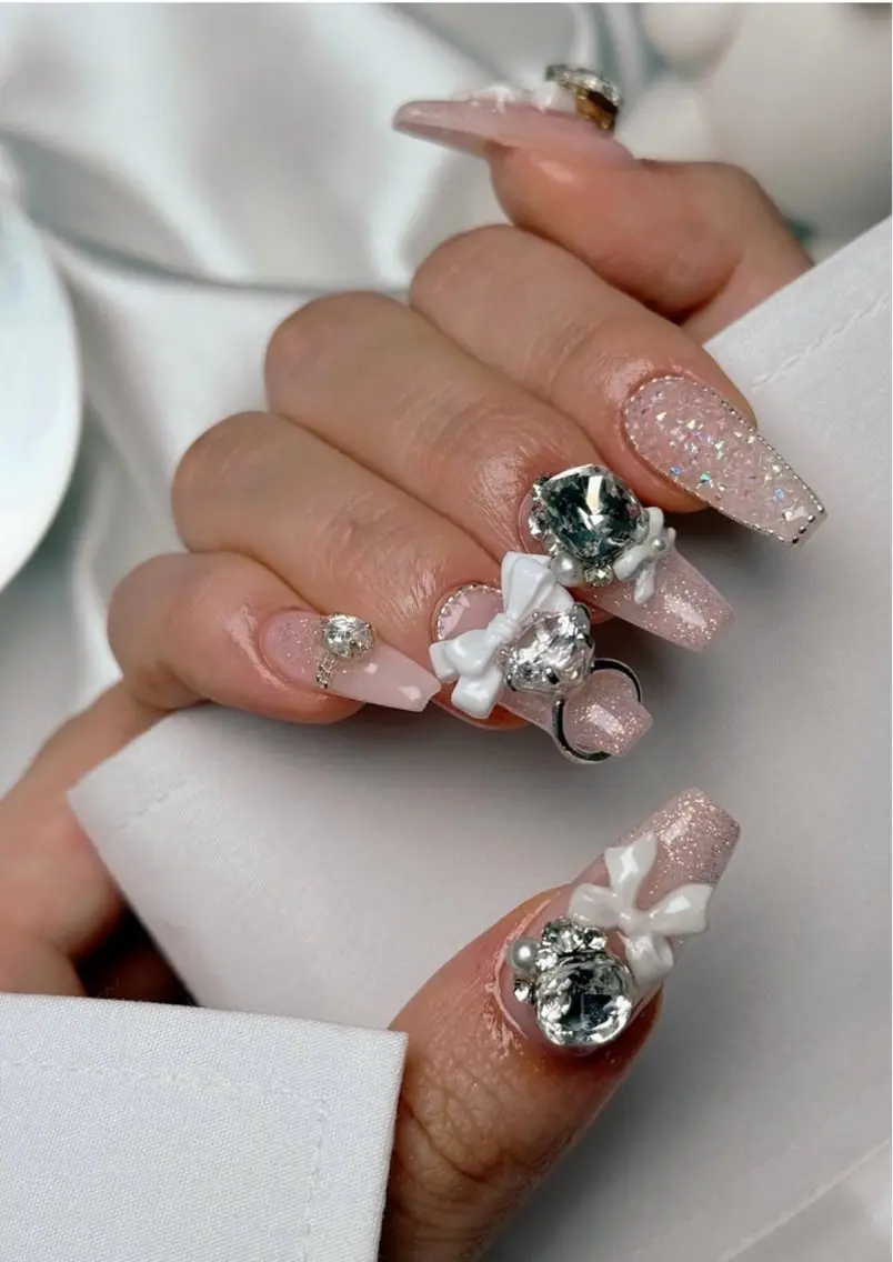 ネイル フレンチネイル ジェルネイル 韓国ネイル マグネットネイル ネイルチップ Rin Nail 新大久保店のネイルデザイン
