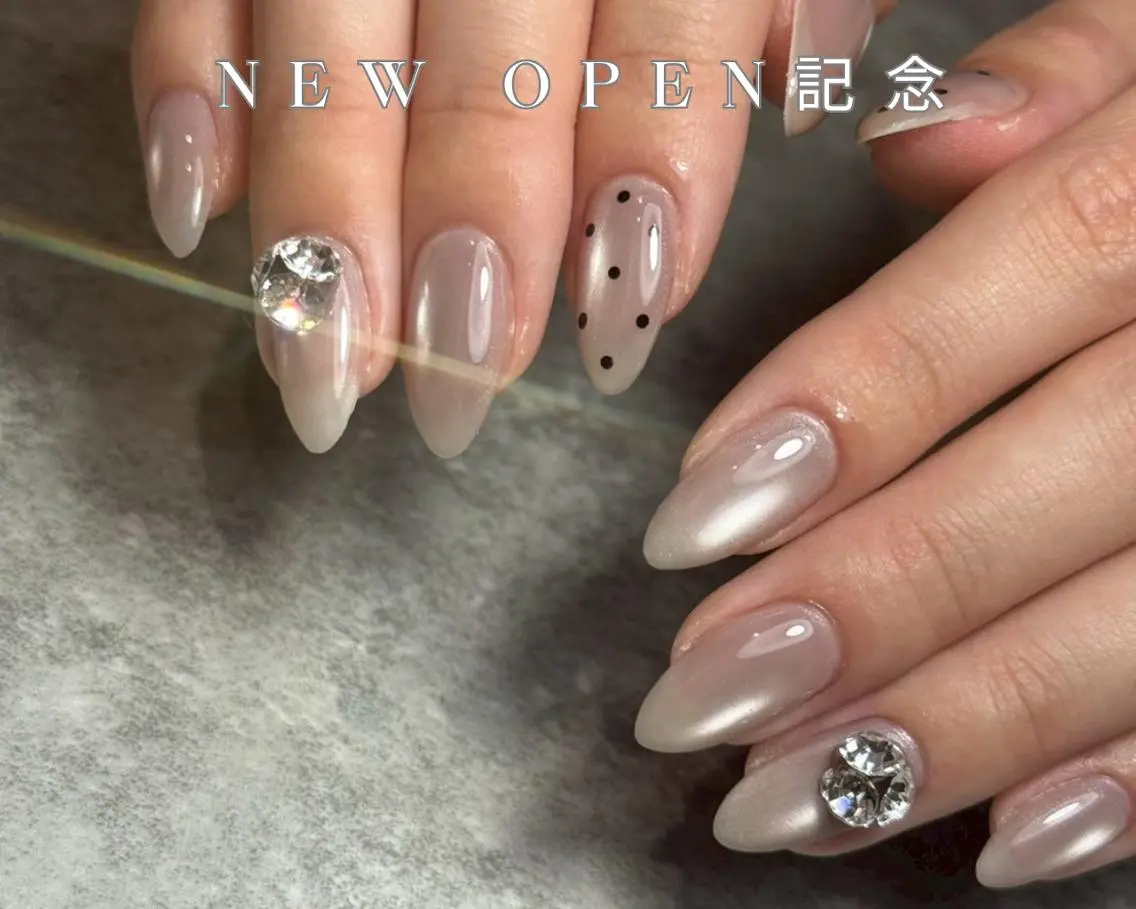 ネイル オーロラネイル ボルドー クリアネイル ドット フラッシュネイル フットネイル merak大阪難波/ Uenoのネイルデザイン