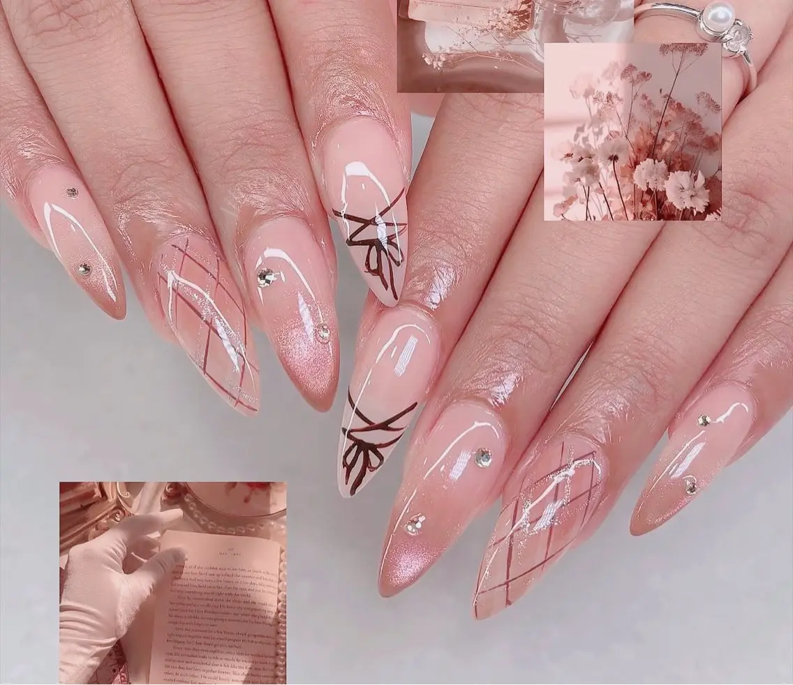 ネイル オーロラネイル フレンチネイル グラデーション ハロウィン 氷ネイル・うるうるネイル ハンドネイル H.baby Nail Salonのネイルデザイン