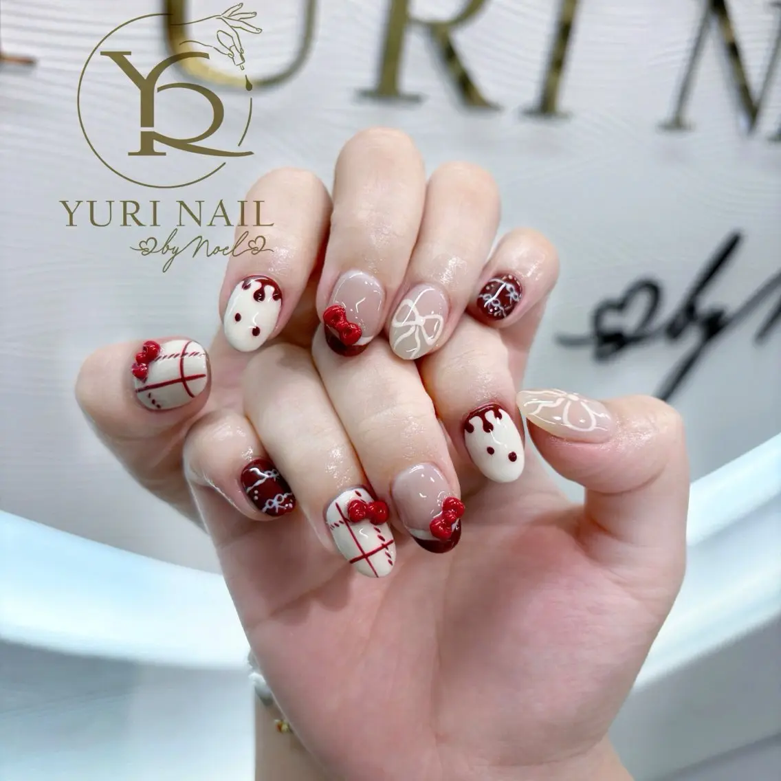 ネイル チークネイル フットネイル フレンチネイル 韓国ネイル マグネットネイル ハンドネイル フットネイル ハンドケア YURI Nail NARITAのネイルデザイン