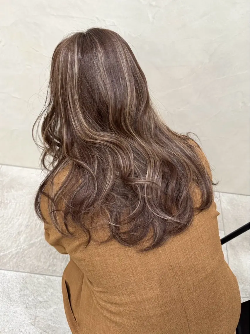 ロング カラー 尾形 日和のヘアスタイル