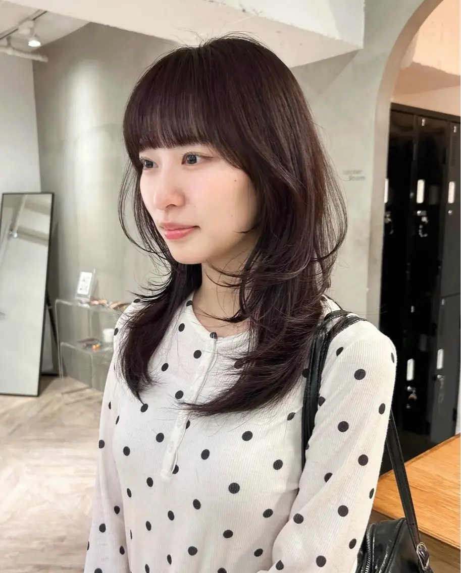 セミロング ハッシュカット レイヤーカット カット ヘアカラー トリートメント レイヤーカット ＆透明感カラーのヘアスタイル