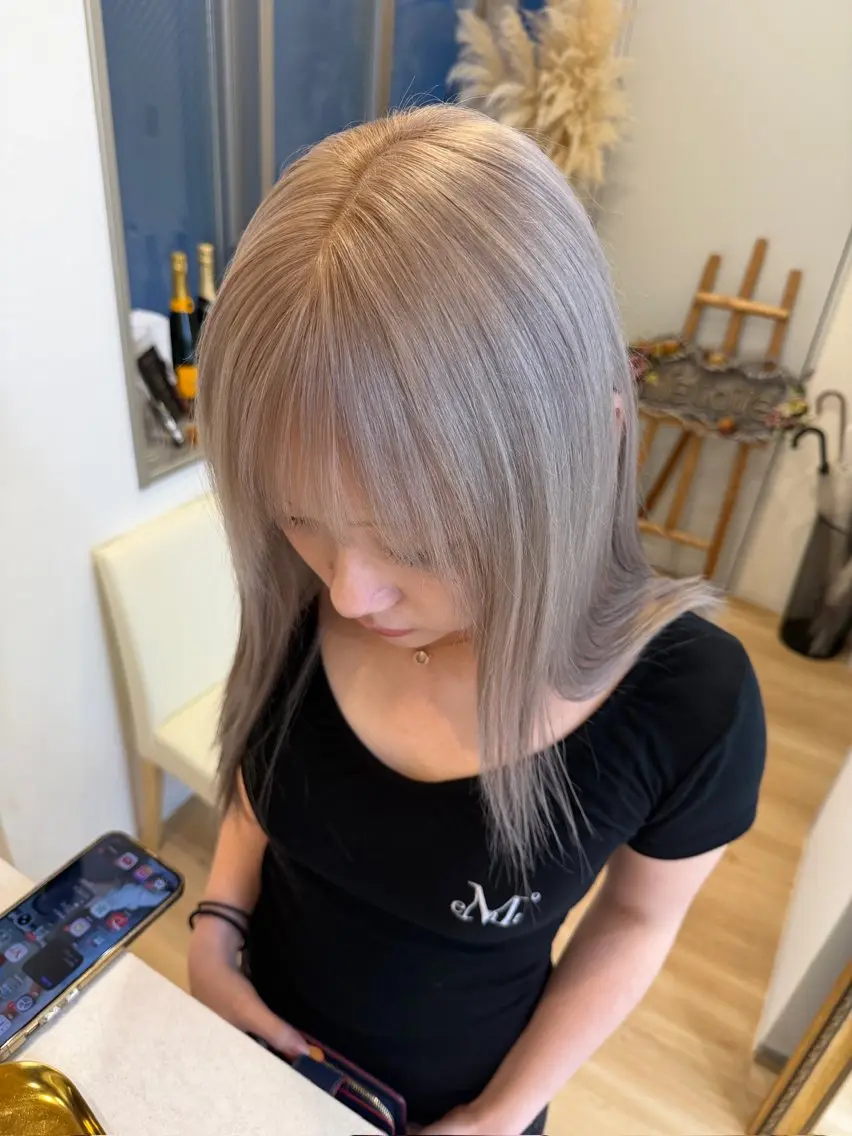 ロング ヘアカラー 瀧優華ハイトーン/ 海外レイヤー🩵のヘアスタイル
