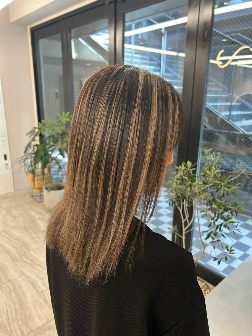 セミロング ヘアカラー 🍎ブリーチカラー 🍎KUREA🍎のヘアスタイル