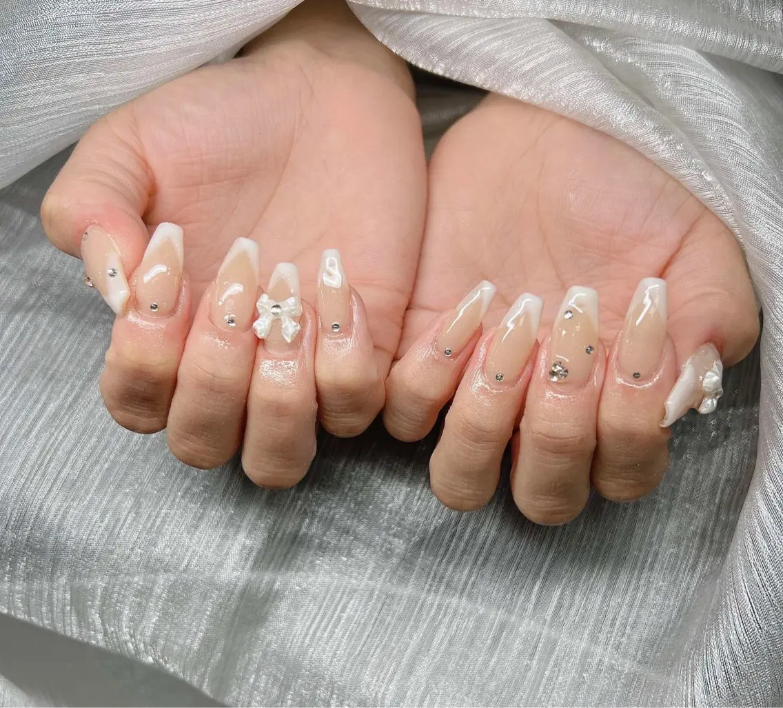 ネイル オーロラネイル チークネイル 長さ出し フットネイル フレンチネイル Lee Nails チップ長さだし専門店のネイルデザイン